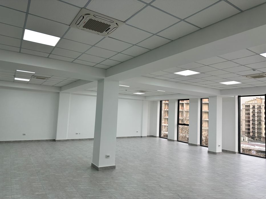 Ofis v Business centre