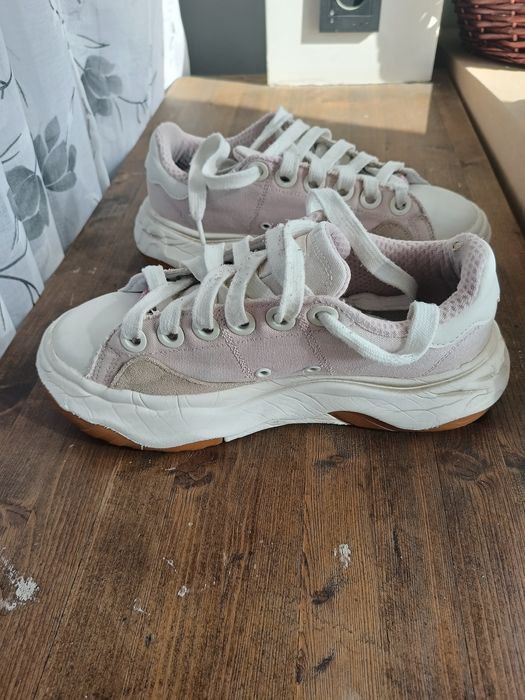 Продам кроссовки б/у xtep