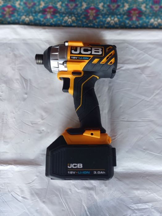 Акумулаторен винтоверт  JCB