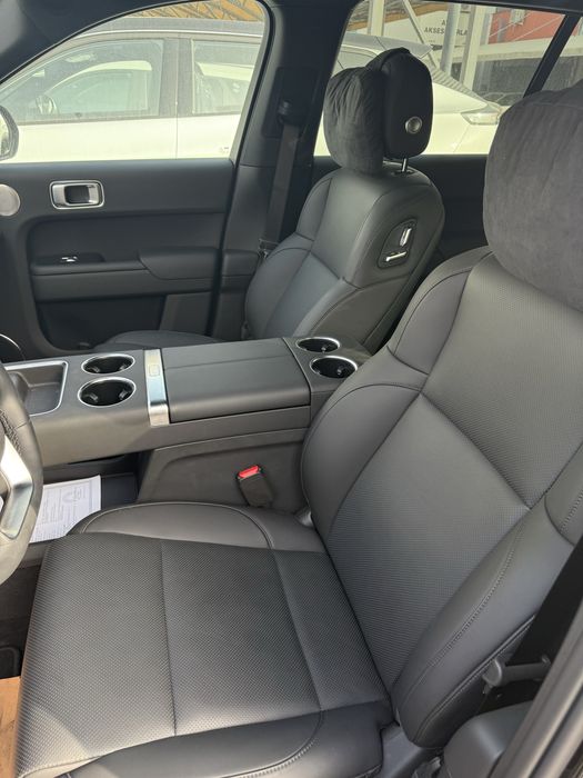 LI 9 Ultra 2025 / 03 oy