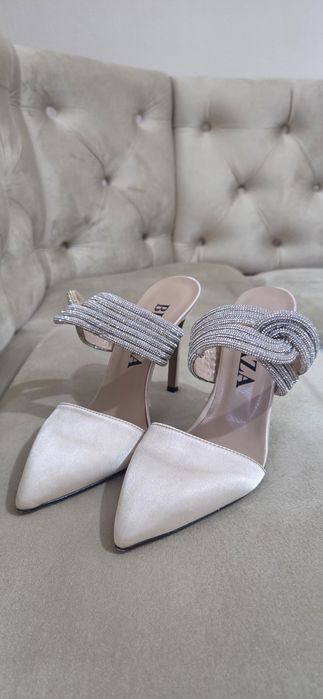 Pantofi bijuterie Benza