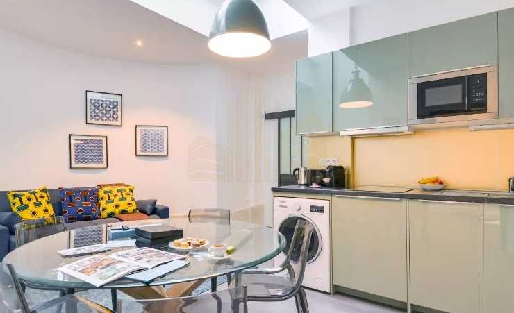 Дава се под наем Тристаен апартамент в Пловдив, Център - 75 кв.м за 239.7 € - Снимка #2