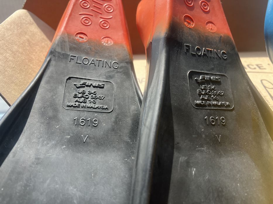 Labe înot copii FINIS Long Floating Fins, mărimi 33–35 și 35–37 – 180,00 ambele