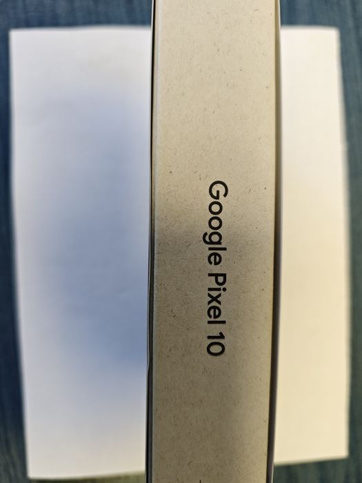 Google Pixel 10 Obsidian