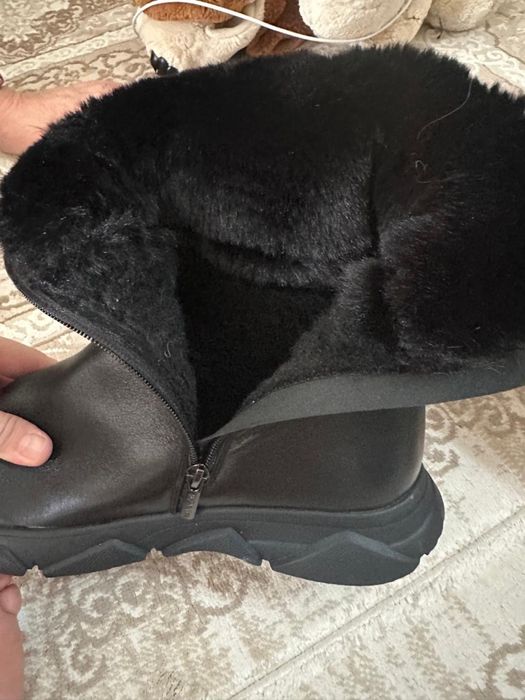 Продам кожаные сапоги