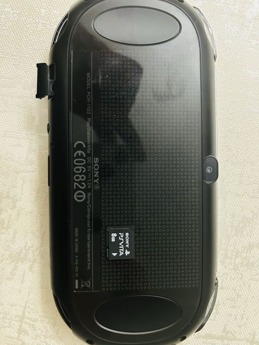 Продам PS Vita PCH-1103 (Fat OLED)