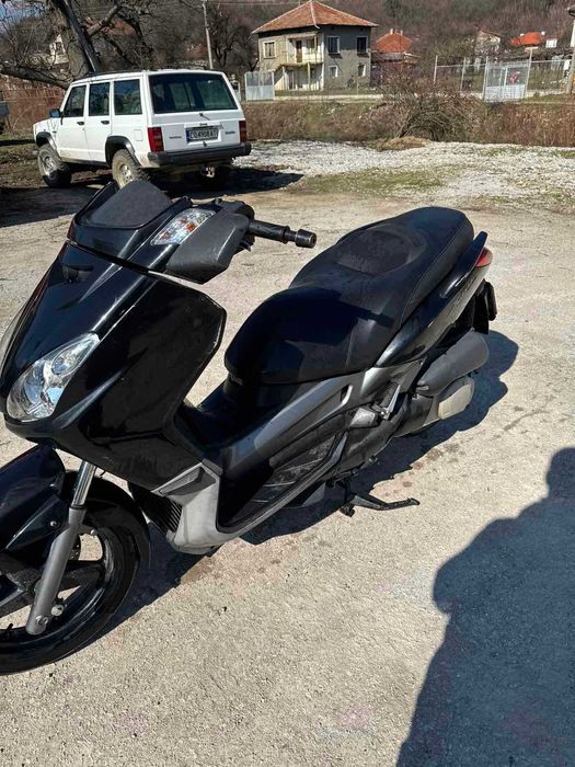 Yamaha X-max 250i