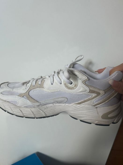 Обувки Adidas Astir