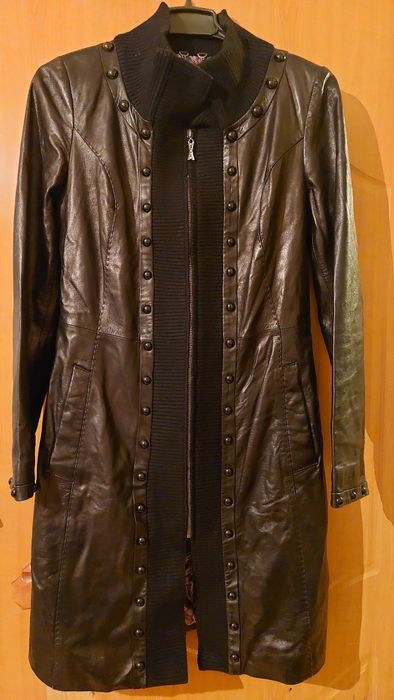 Плащ кожанный 5000т.