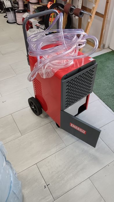 Închiriez dezumidificator industrial