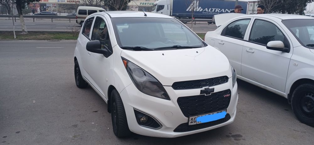 Спарк 3поз.сотилади