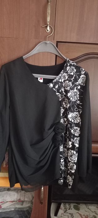 Продавам Нов екип и Нови туники и блузи и Горни анцузи