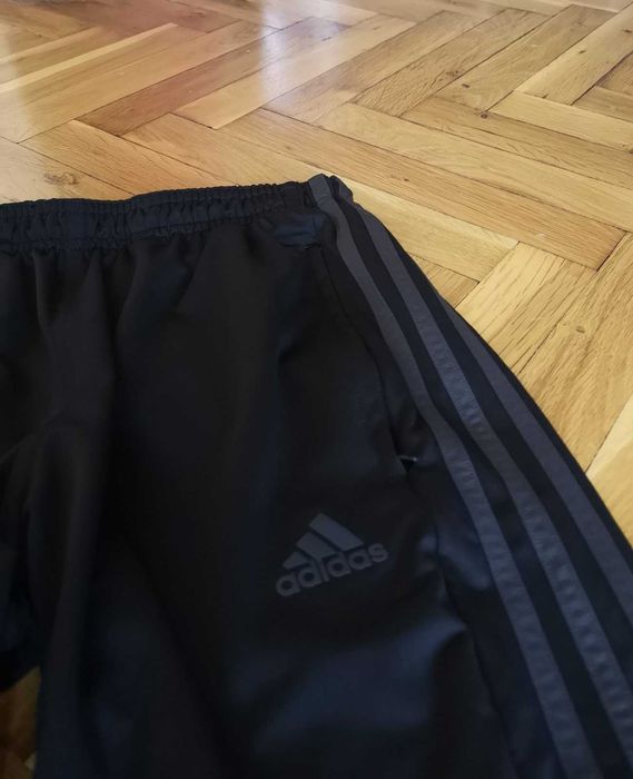 Оригинални мъжки долнища Адидас и Найк размер S
