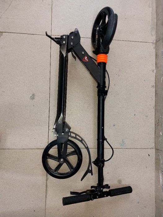 Продам самокат в отличном состоянии