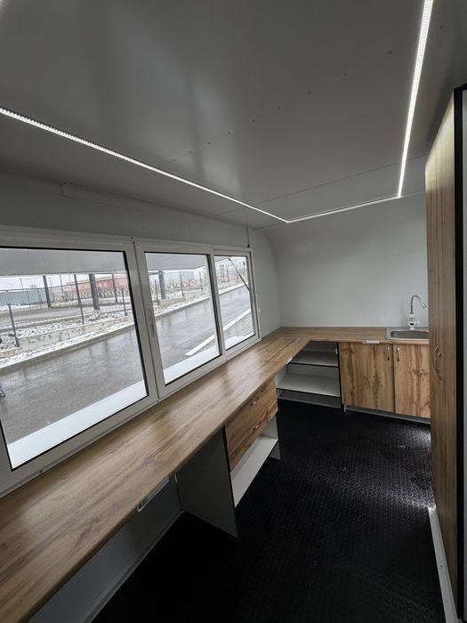 Каравана за търговски цели 4*2*2.30 LED