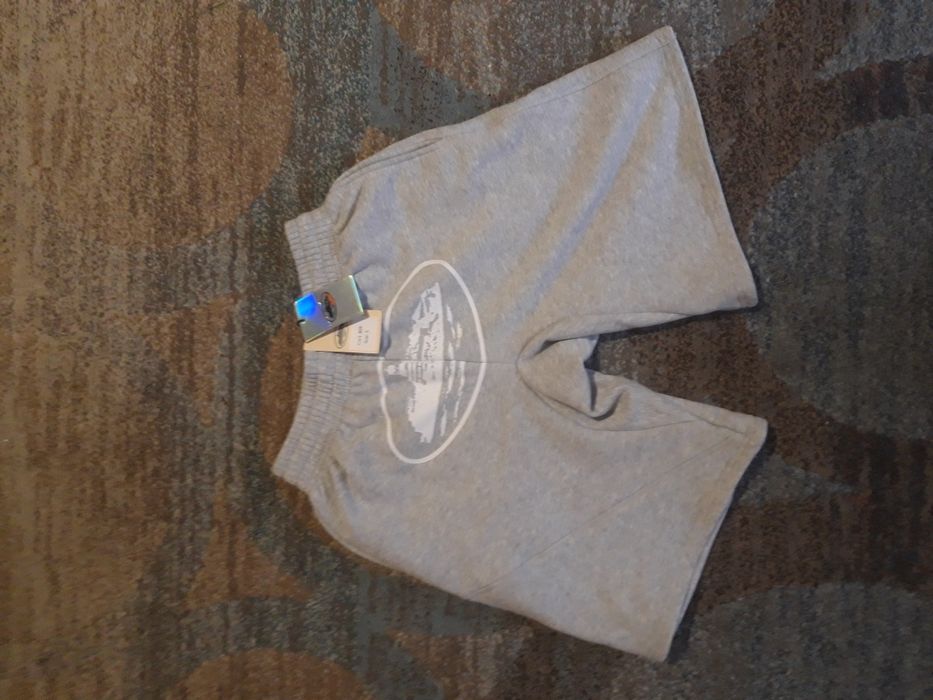 Pantaloni scurți corteiz gri