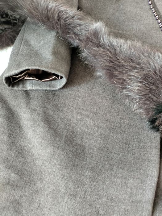 Продам пальто весна осень.