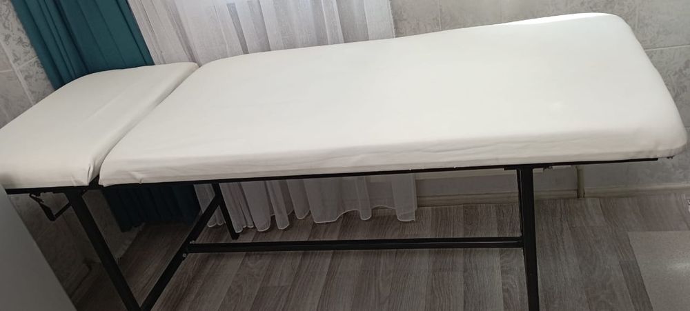 Продам кушетку срочно