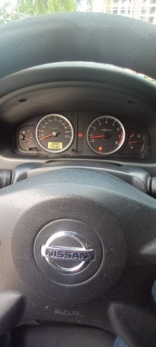 Nissan almera 2007