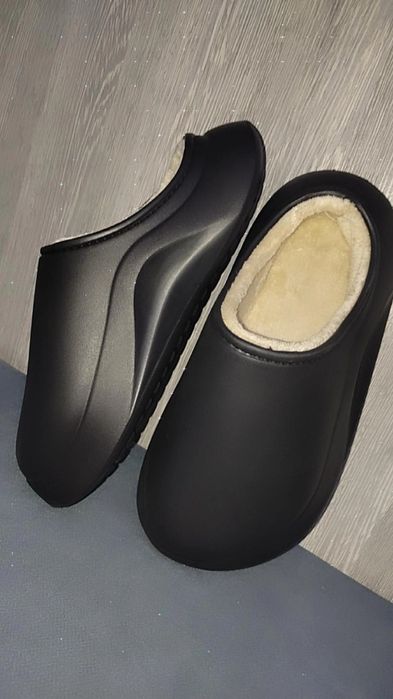 На скидке Женские кроксы зимние утеплённые очень модные, тренд этого