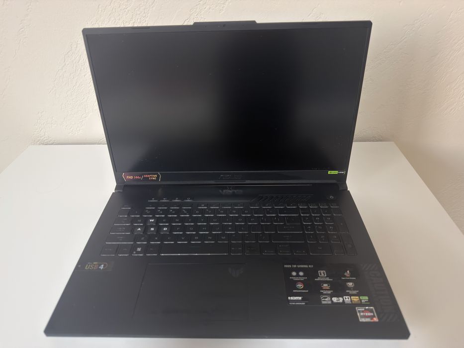 Gaming лаптоп ASUS TUF RTX 4050 в гаранция