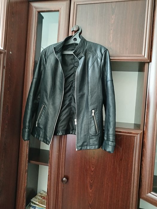 Женская одежда. верхняя