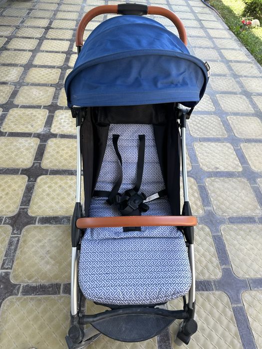 Срочно продам коляску, не базарская ,хорошего качества,маневренная