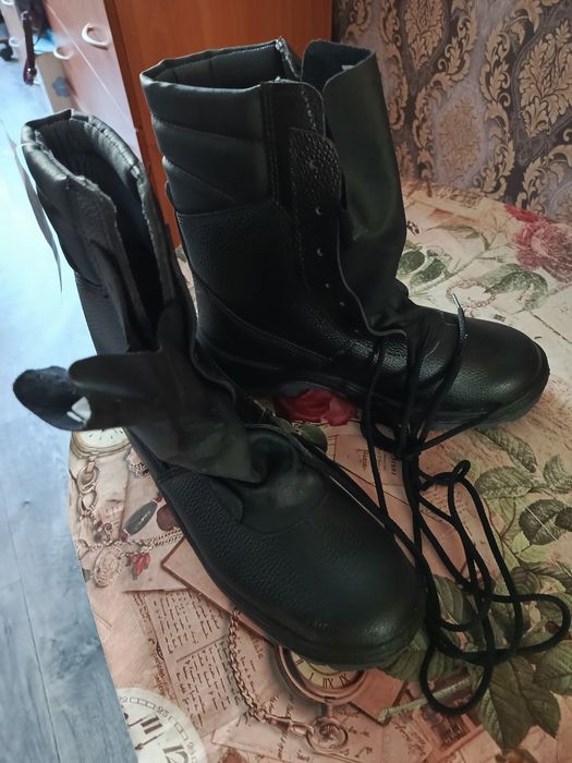 Спецобувь..продам ботинки.