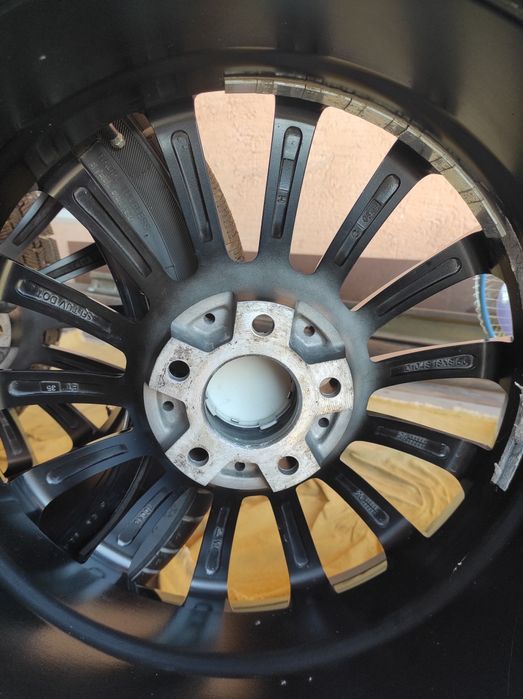 Продам Диски с резиной зимние.