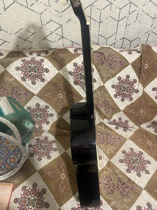 Акустическая гитара