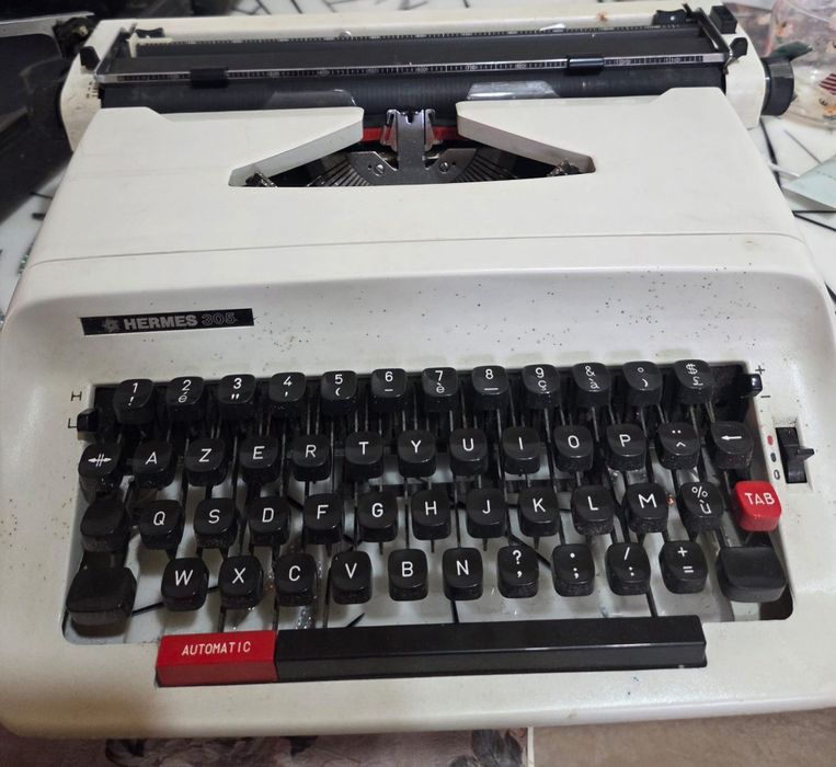 Masina de scris Hermes 305