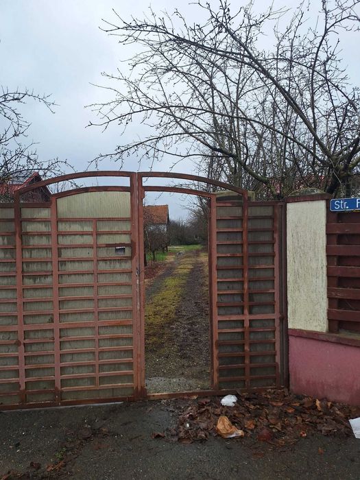 Teren 2500 mp,toate utilitatile -SAFTICA