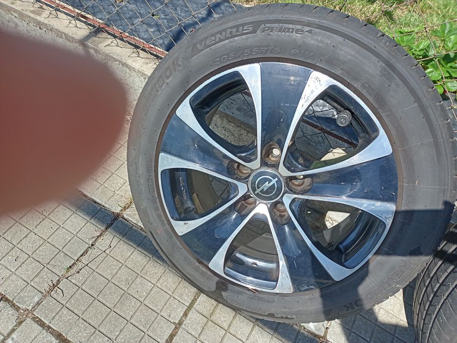 Продавам 4 алуминиеви  джанти 7.5j x 16+4 гуми 205/55 + 4 датчици за налягане+два фланеца за задни джанти 420 евро