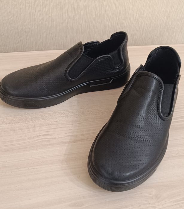 Продам кожаные туфли б/у.