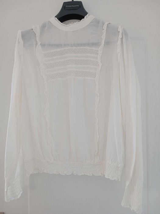 Bluza volane si nasturi spate