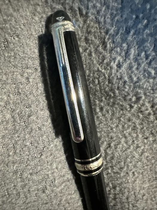 Olmos ruchka 0.06 karat