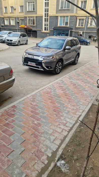 Mitsubishi Outlander (2019)