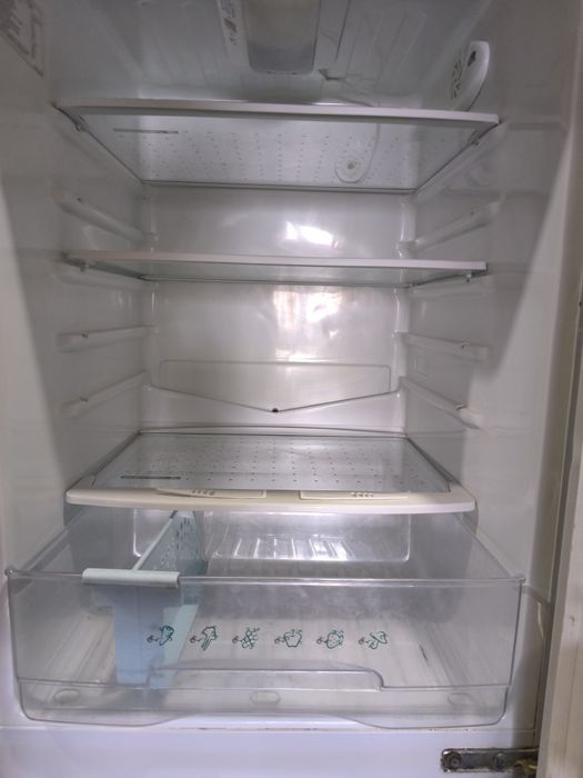 Продам холодильник б/у 40000тг