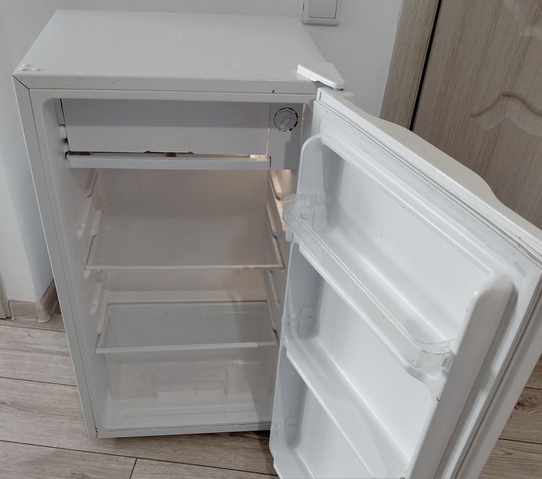 Продам холодильник офисный