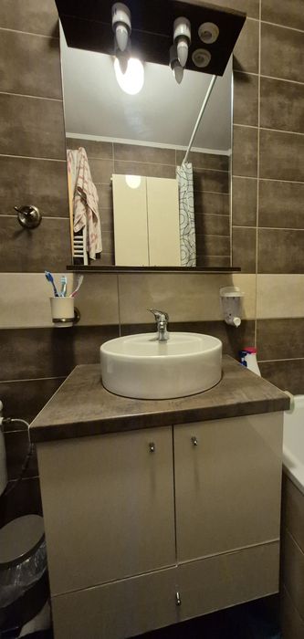 Vând Chiuvetă baie cu Oglindă  complete