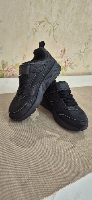 Adidasi Skechers marimea 28,5