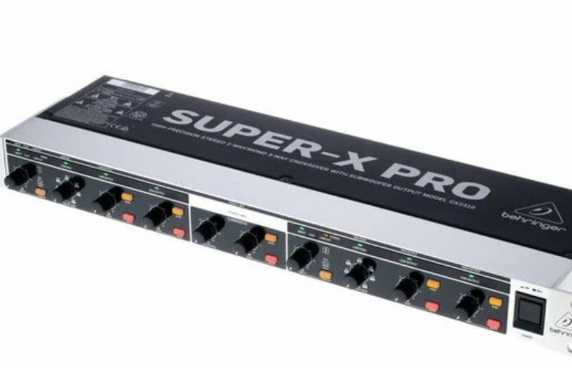 Crossover Behringer CX 2310