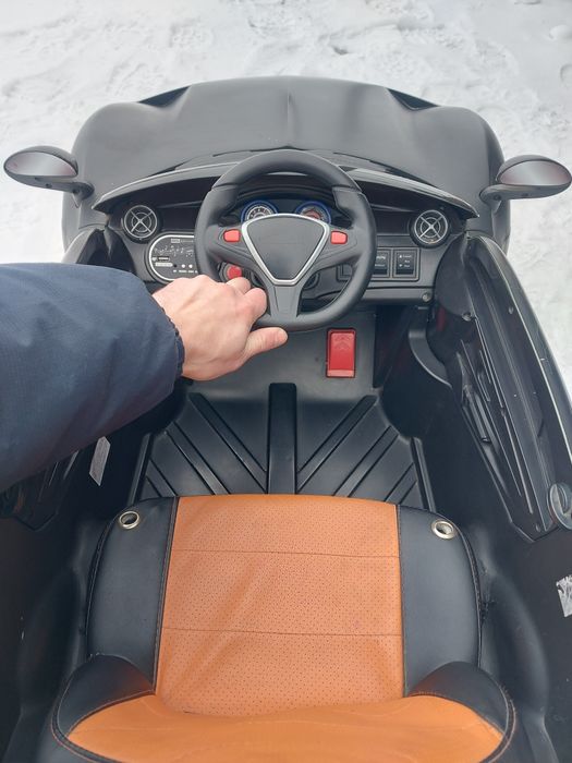 Детский электромобиль