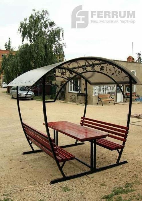 Masa de gradina din cadru metalic