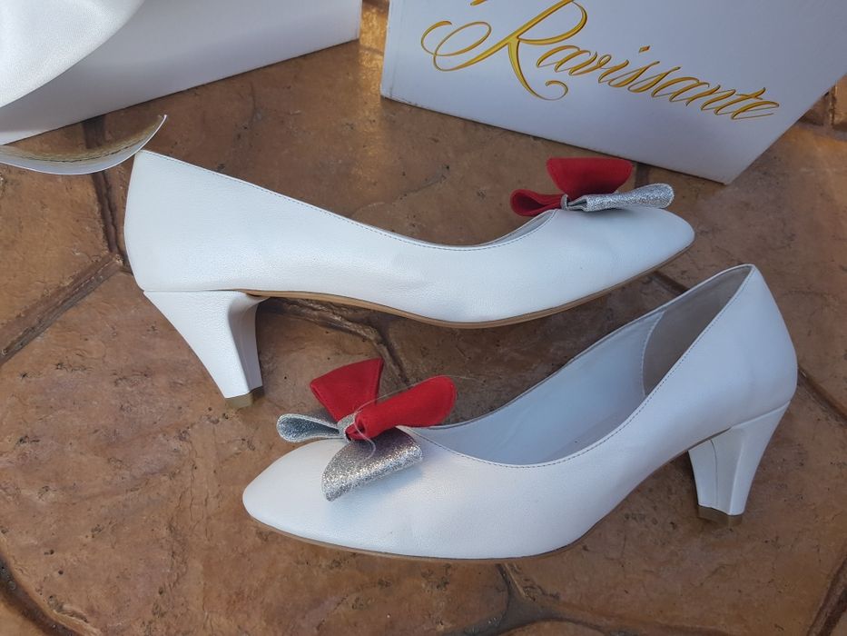 Pantofi de mireasă ( piele naturală) noi! Factura
