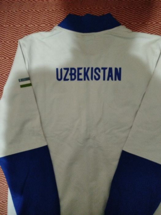 Продаётся  Новый Спортивный костюм!