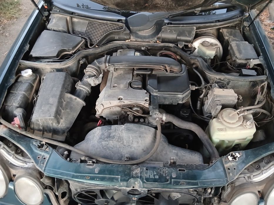 Продам мерседес W210 E230