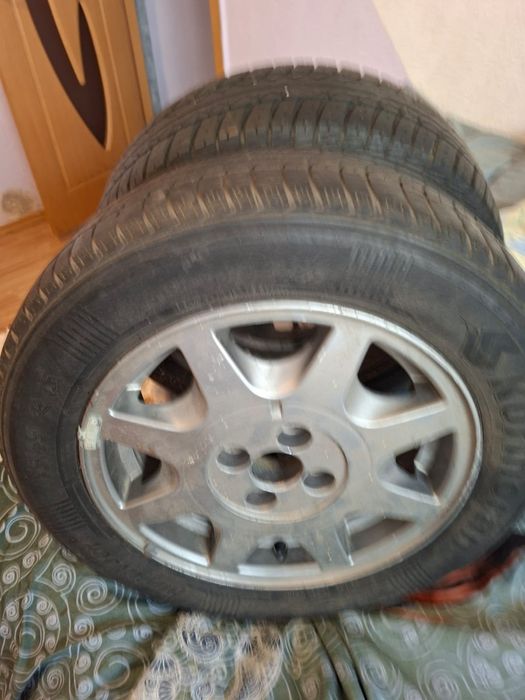 Vand 2 roti sunt in stare buna  , pretul este de 100 lei bucata!