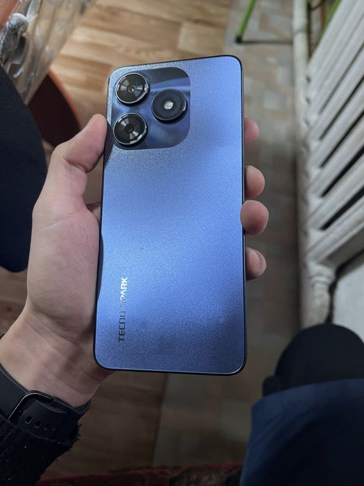 Продам Tecno Spark 10 8/128 gb