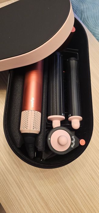 Dyson airwrap ca nou
